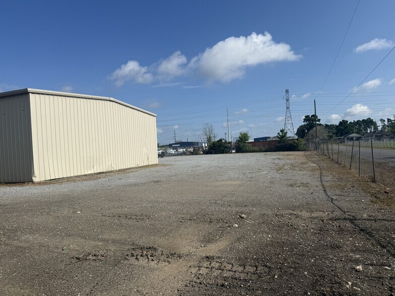 More Photos Of 3927 Highway 27, Sulphur Light Distribution For Lease