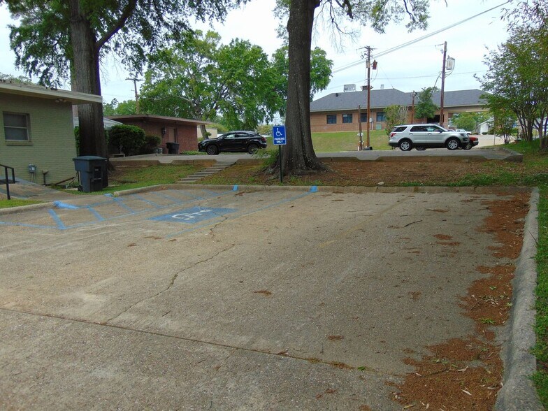 More Photos Of 2311 Line Ave, Shreveport Office Residential For Lease