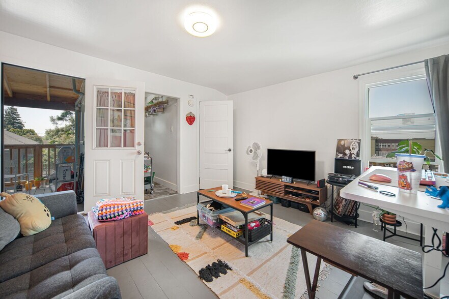 More Photos Of 2110 Ashby Ave, Berkeley Multifamily For Sale