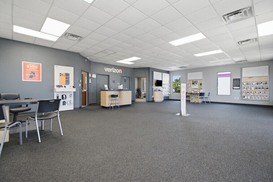 More Photos Of 1213 Highway 63, Houston General Retail For Sale