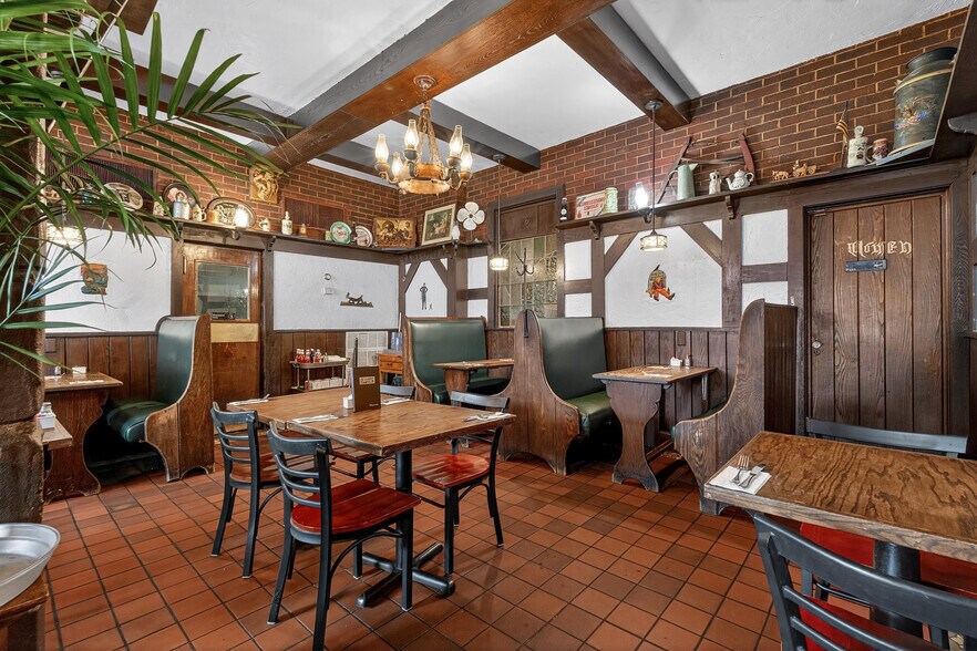More Photos Of 671-673 Broadway, Bayonne Bar For Sale