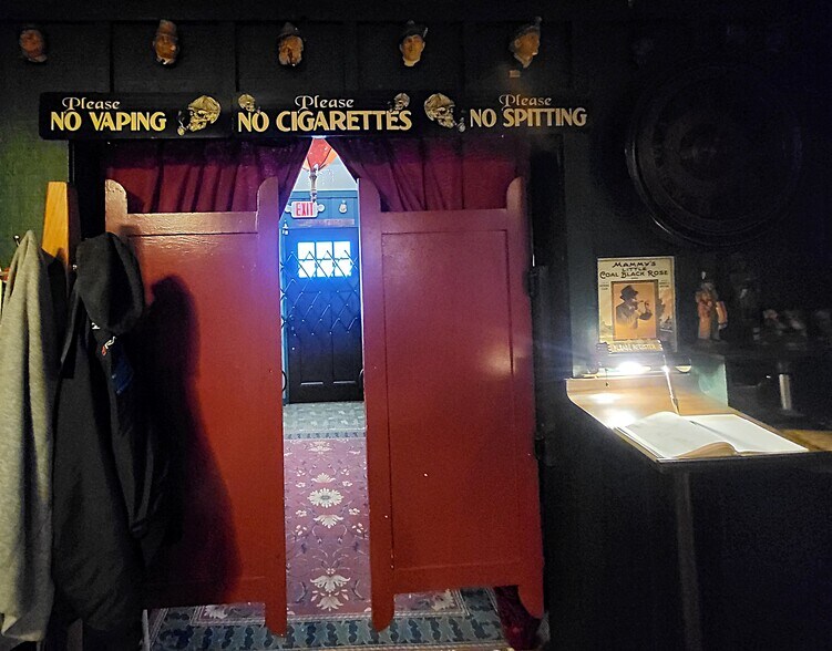 More Photos Of 1209 W 7th St, Joplin Office For Sale