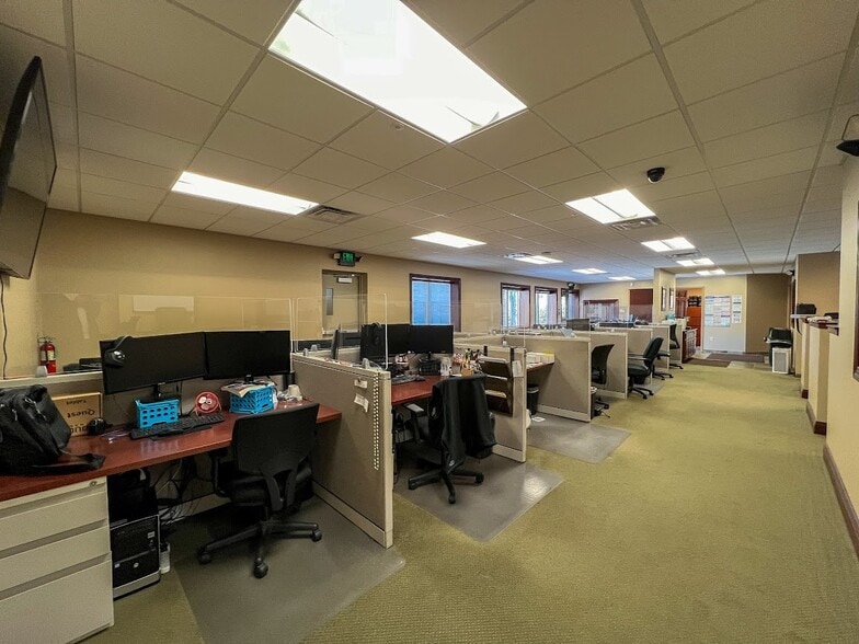 More Photos Of 1737 N Main Ext St, Butler Light Distribution For Sale