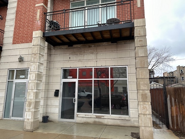 Primary Photo Of 5642 N Broadway St, Chicago Apartments For Lease