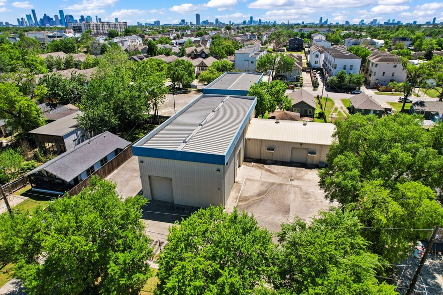 More Photos Of 901 W 18th St, Houston Warehouse For Sale