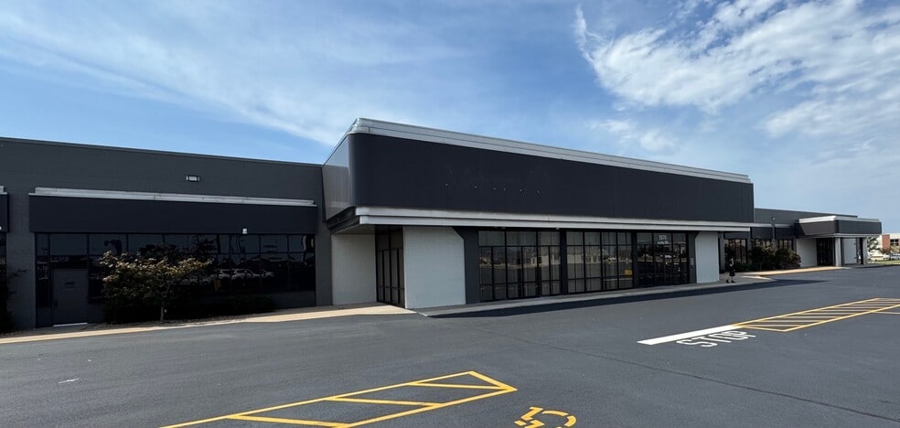 Primary Photo Of 1550-1570 W Battlefield St, Springfield Freestanding For Lease
