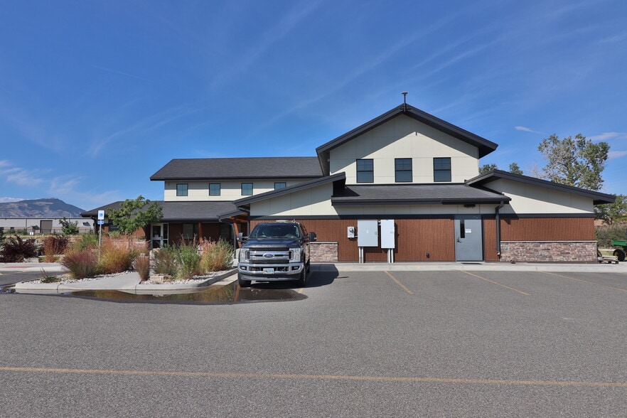 More Photos Of 502 33rd St, Cody Medical For Sale