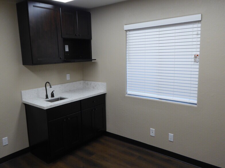 More Photos Of 1540 Pioneer Way, El Cajon Light Distribution For Lease