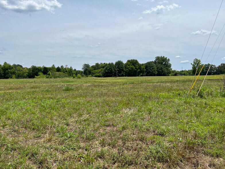 More Photos Of 3700 Dover Rd, Woodlawn Warehouse For Lease