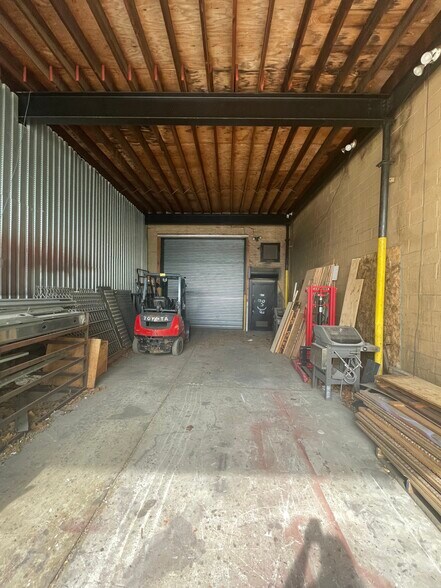 More Photos Of 18 Bay St, Brooklyn Light Manufacturing For Lease