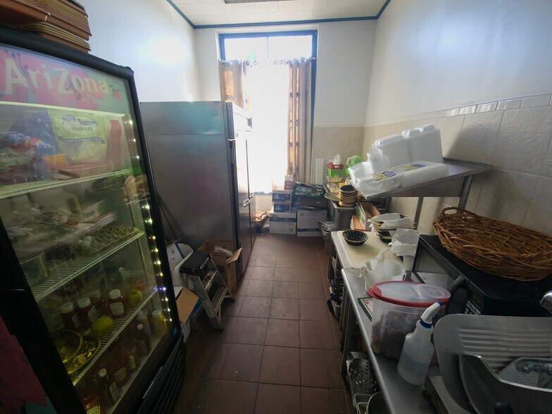 More Photos Of 15 Berkley Rd, Barnesville Restaurant For Sale