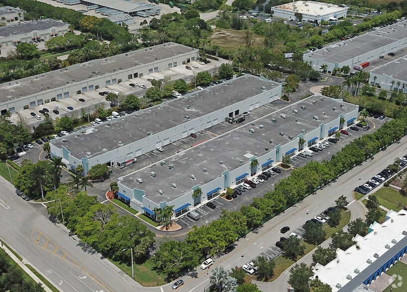 More Photos Of 20841 Johnson St, Pembroke Pines Warehouse For Lease