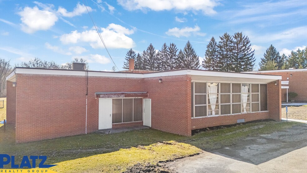 More Photos Of 2722 W Liberty St, Girard Specialty For Sale