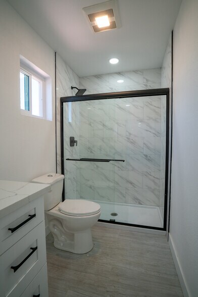 More Photos Of 810 S Flower St, Santa Ana Apartments For Sale