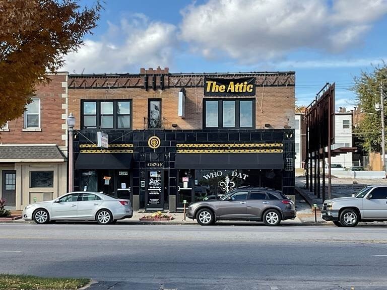 More Photos Of 4247 S Kingshighway Blvd, Saint Louis Bar For Lease