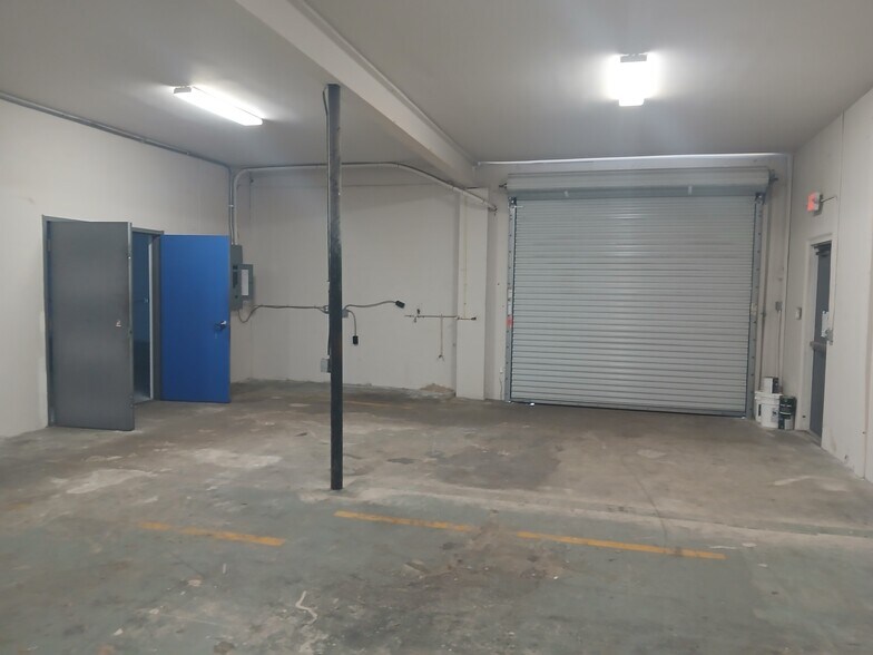 More Photos Of 528 S Missouri Ave, Clearwater Storefront Retail Office For Lease