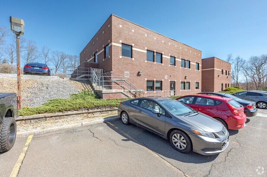 More Photos Of 2 Morse Rd, Oxford Warehouse For Sale