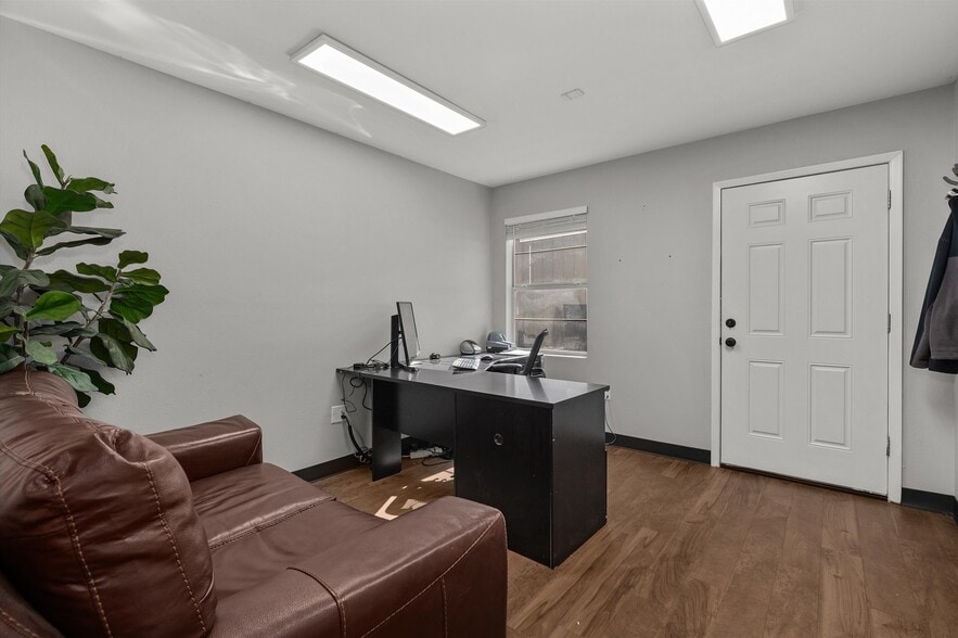 More Photos Of 908 Spruce St, Texarkana Medical For Sale