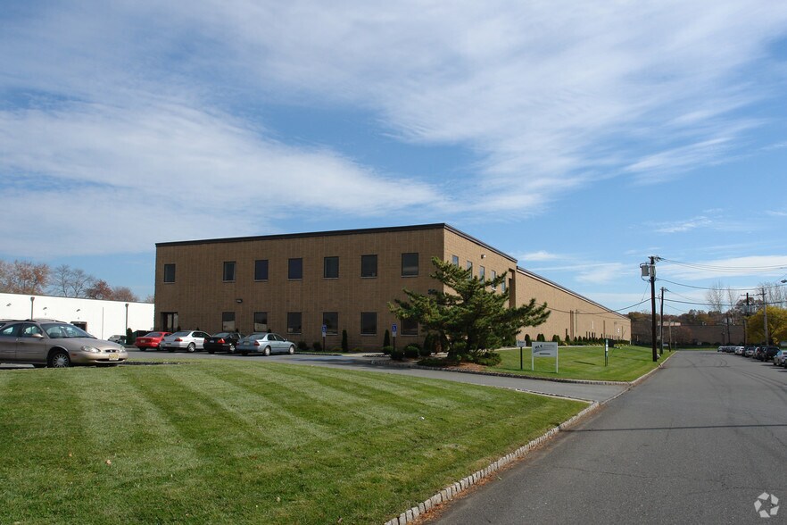 More Photos Of 35-51 Kulick Rd, Fairfield Warehouse For Lease