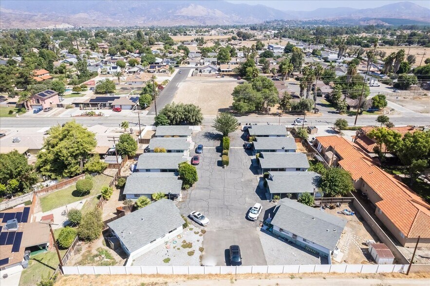 More Photos Of 171 N Hemet St, Hemet Apartments For Sale