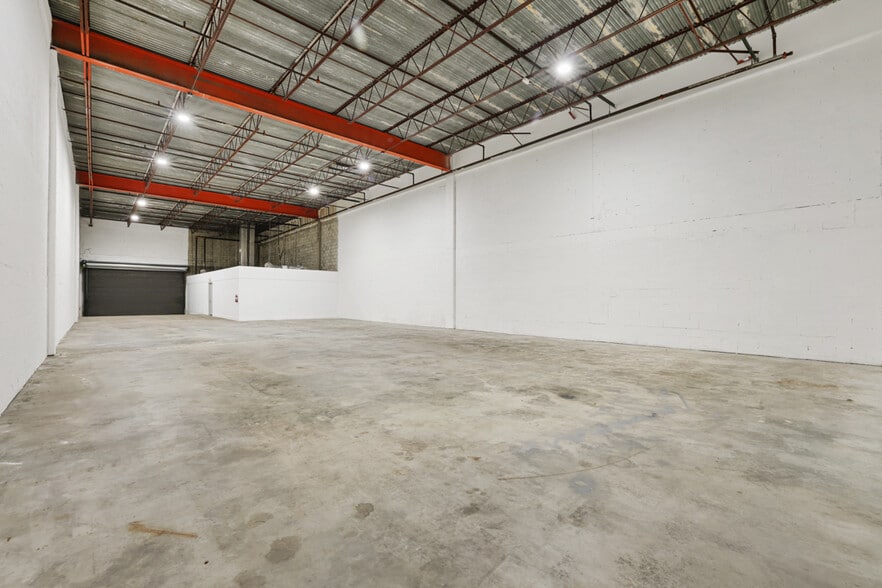 More Photos Of 1400-1466 NW 82nd Ave, Doral Refrigeration Cold Storage For Lease