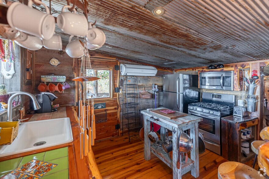 More Photos Of 1150 County Road 113, Eureka Springs Lodge Meeting Hall For Sale