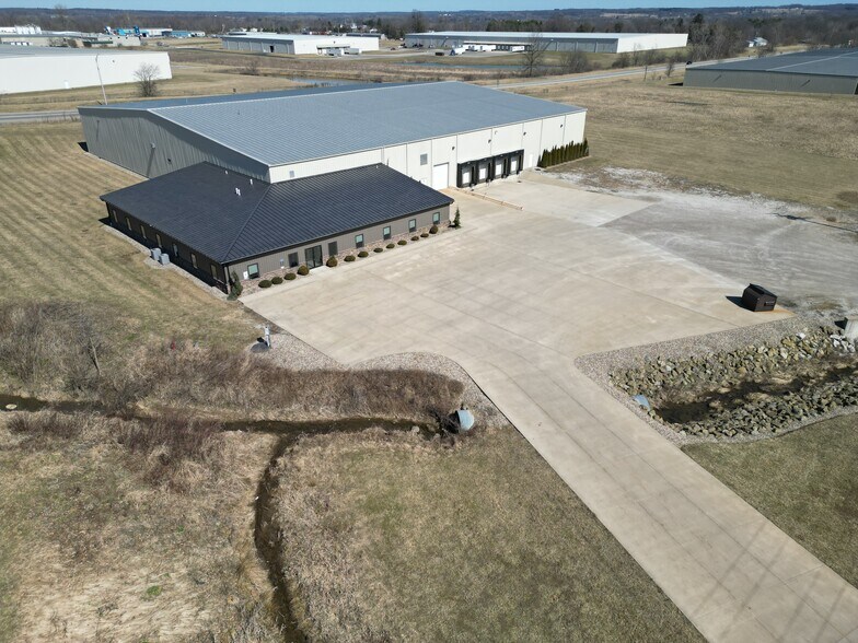 More Photos Of 1887 Cottage St, Ashland Warehouse For Lease