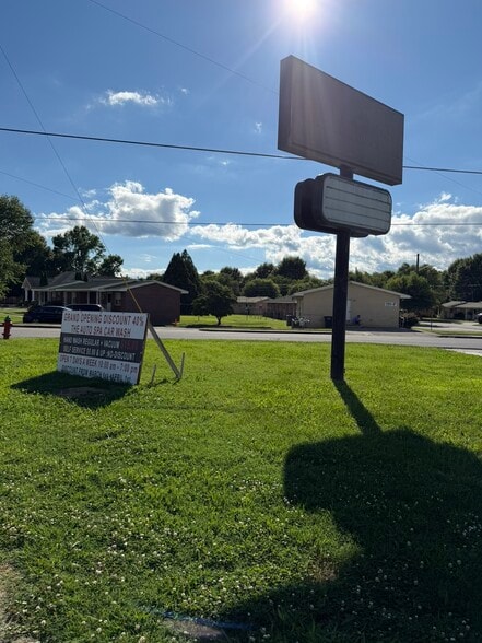 More Photos Of 102 S Fair St, Calhoun Carwash For Sale