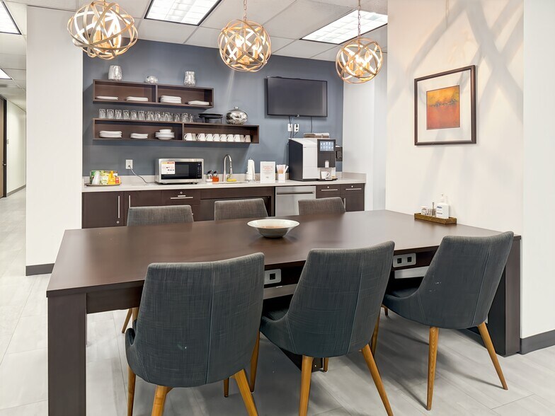 More Photos Of 1100 NW Loop 410, San Antonio Coworking Space