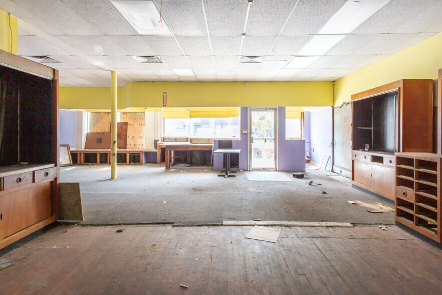 More Photos Of 310 & 312 Pendleton St, Waycross Storefront For Sale