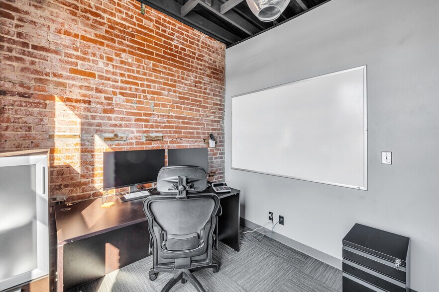 More Photos Of 201 E Hobson Ave, Sapulpa Loft Creative Space For Sale