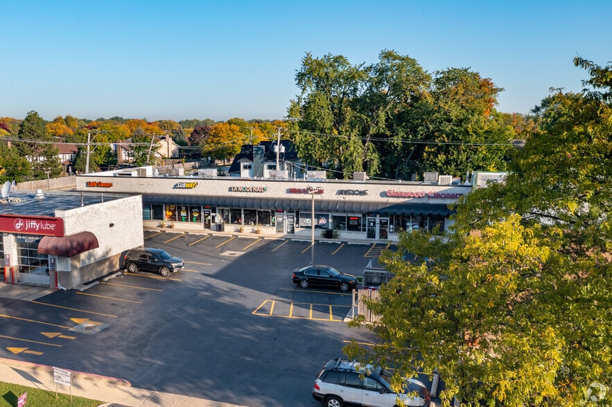 More Photos Of Glenview Rd @ NEC Glenview Rd & Greenwood Rd, Glenview Unknown For Lease