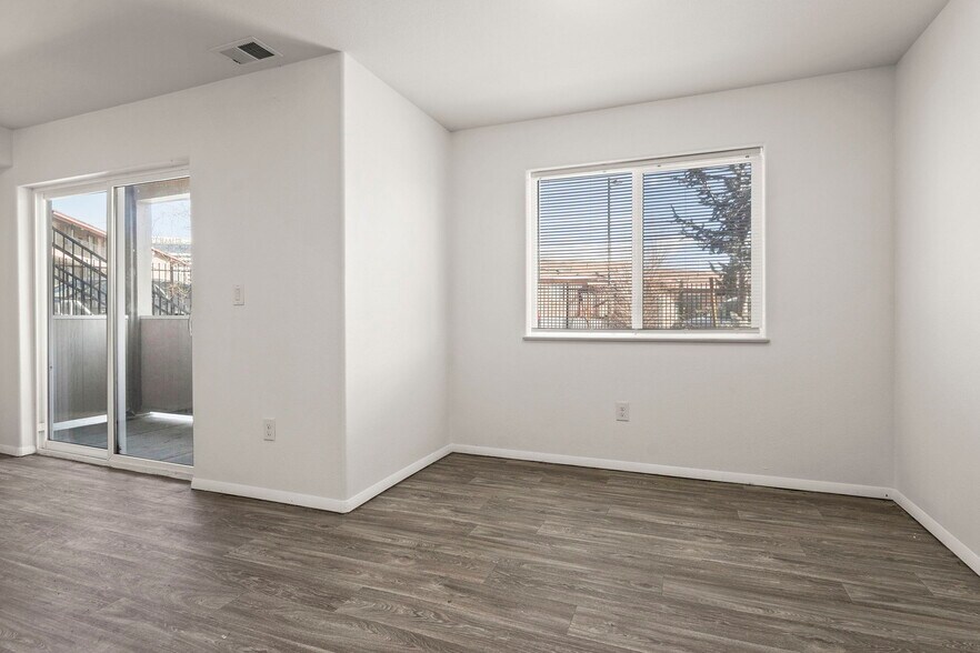 More Photos Of 15 Gentry Way, Reno Apartments For Sale