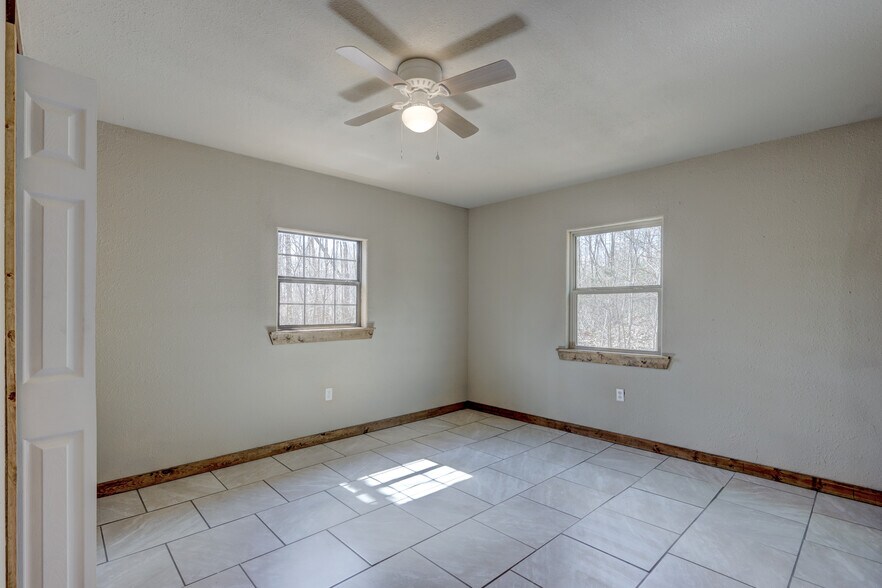 More Photos Of 27210 S Highway 125, Afton Apartments For Sale