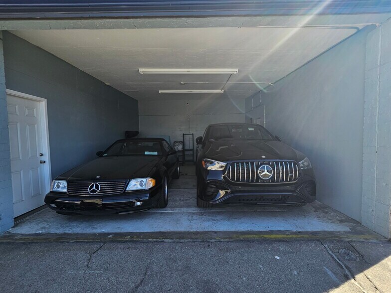 More Photos Of 6000 Vineland Ave, North Hollywood Auto Dealership For Sale