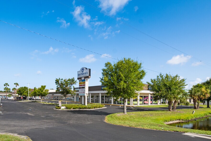More Photos Of 1901 Northgate Blvd, Sarasota Office For Lease