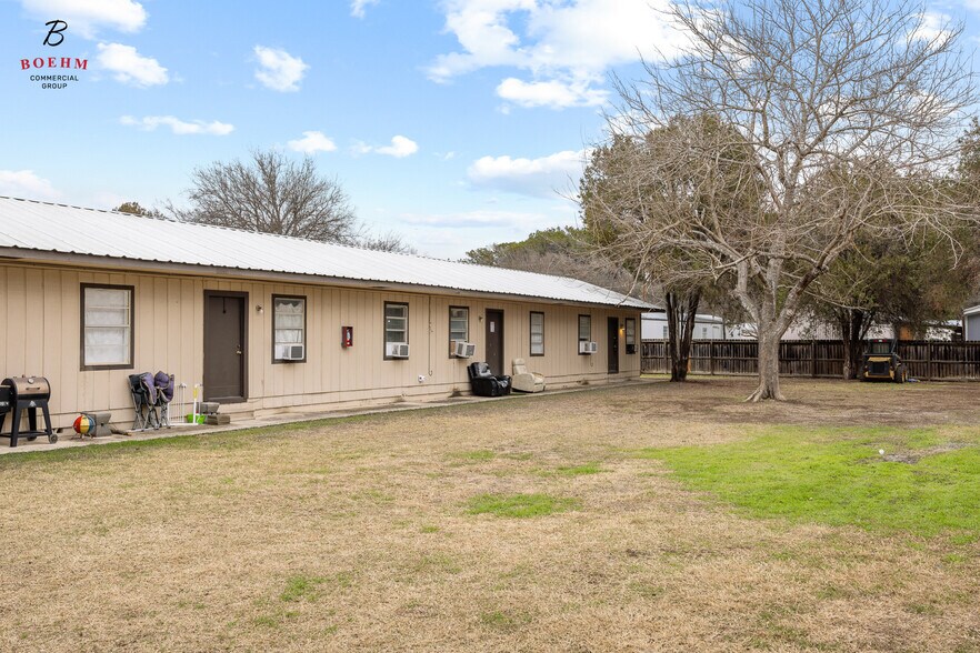 More Photos Of 2906-2908 Hunt St, Kerrville Apartments For Sale