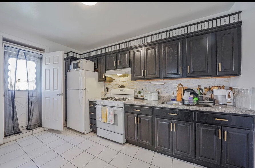 More Photos Of 3205 Lafayette Ave, Bronx Apartments For Sale