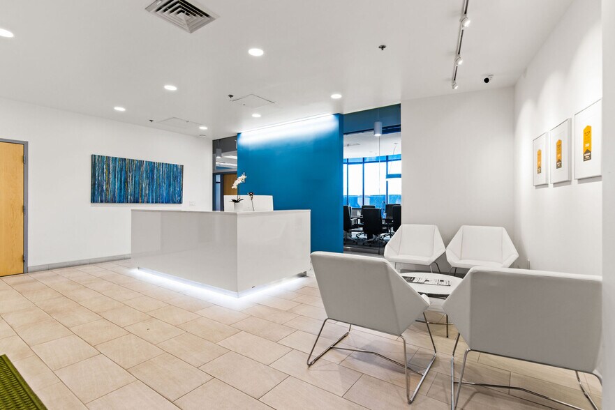 More Photos Of 7440 S Creek Rd, Sandy Office For Lease