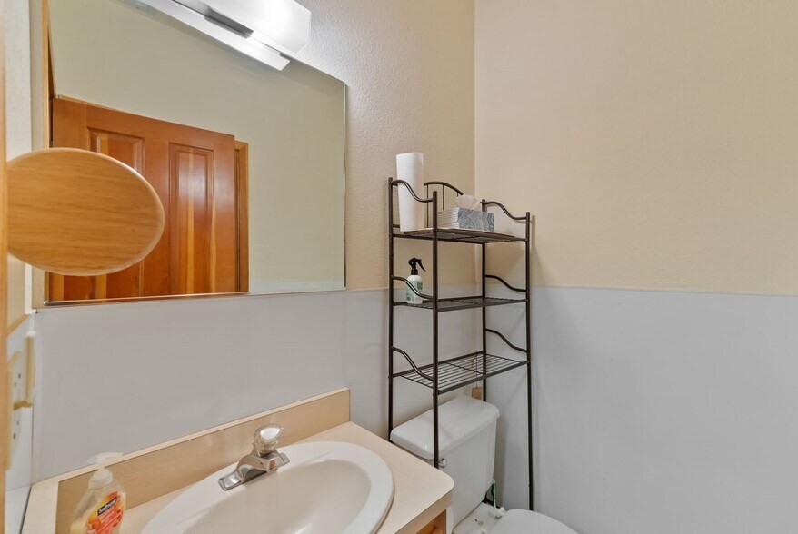 More Photos Of 12010 Donner Pass Rd, Truckee Office For Sale