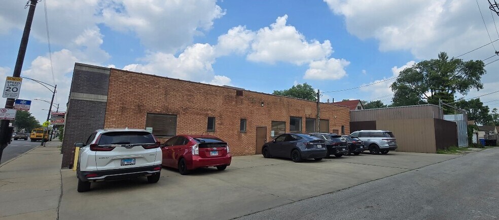 More Photos Of , Chicago Unknown For Sale