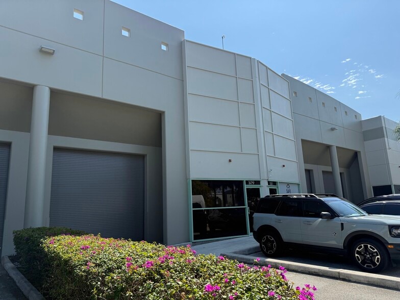 More Photos Of 21113 Johnson St, Pembroke Pines Warehouse For Lease
