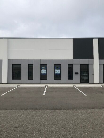 More Photos Of 1290 Speers Rd, Oakville Light Distribution For Lease