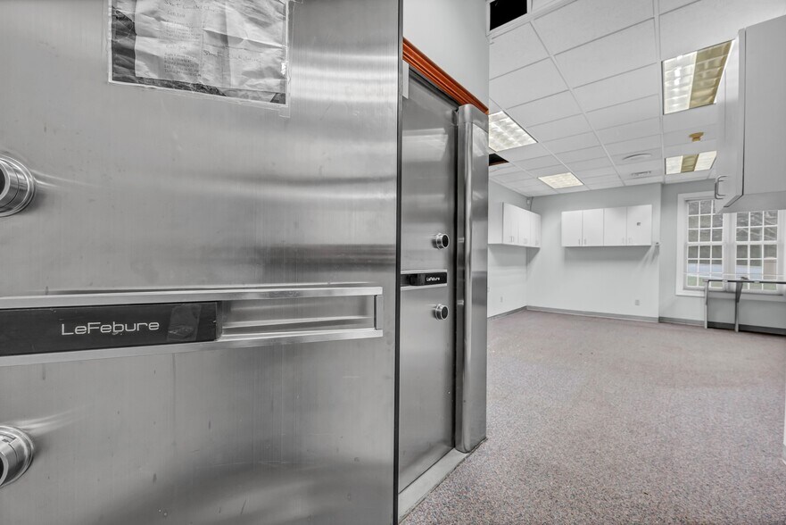 More Photos Of 11 Mile Hill Rd, Newtown Office For Sale