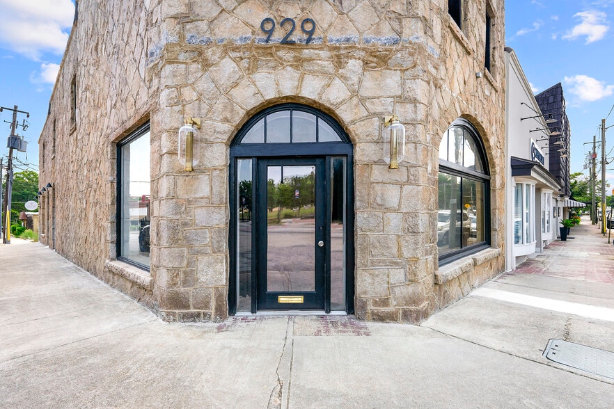 Primary Photo Of 929 Main St, Stone Mountain Restaurant For Lease