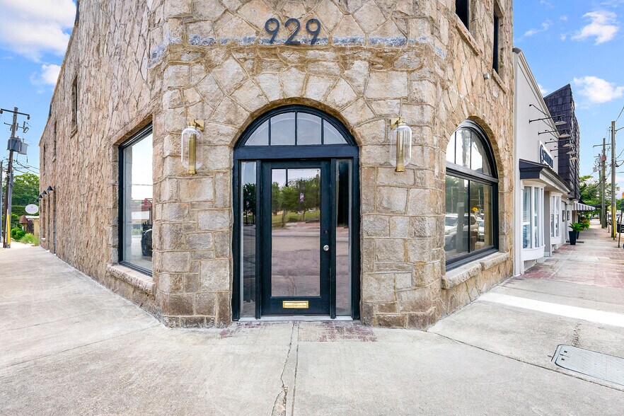 Primary Photo Of 929 Main St, Stone Mountain Restaurant For Sale