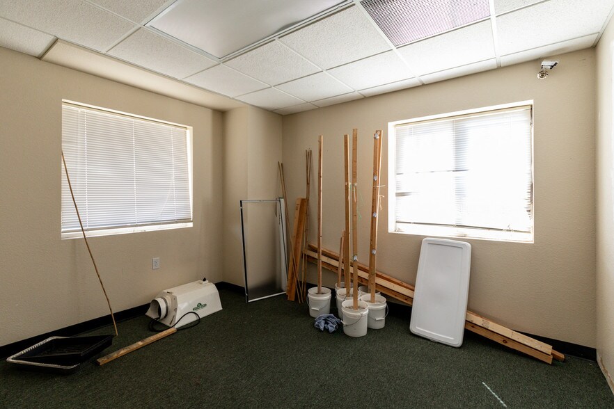 More Photos Of 43 N Silicon Dr, Pueblo Warehouse For Sale