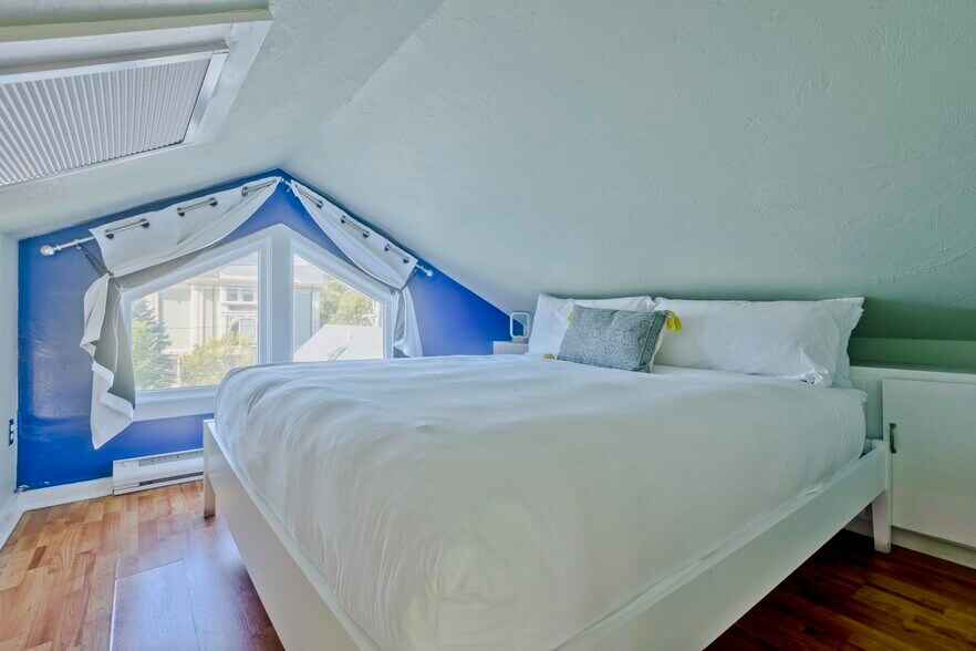 More Photos Of 265 Commercial St, Provincetown Flex For Sale