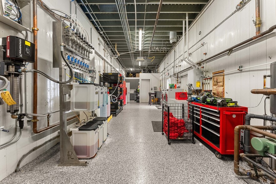 More Photos Of 10592 W State St, Boise Carwash For Sale