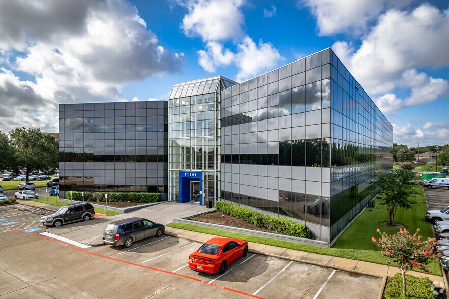 More Photos Of 11301 Fallbrook Dr, Houston Office For Lease